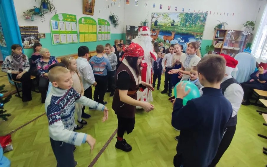 Новый год для детей - это пора сказок и чудес.