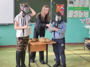 "Есть дата в снежном феврале..." 